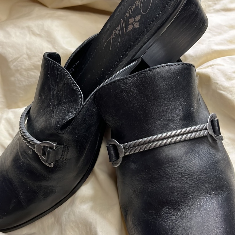 Shoes - Picture 2 of 5
